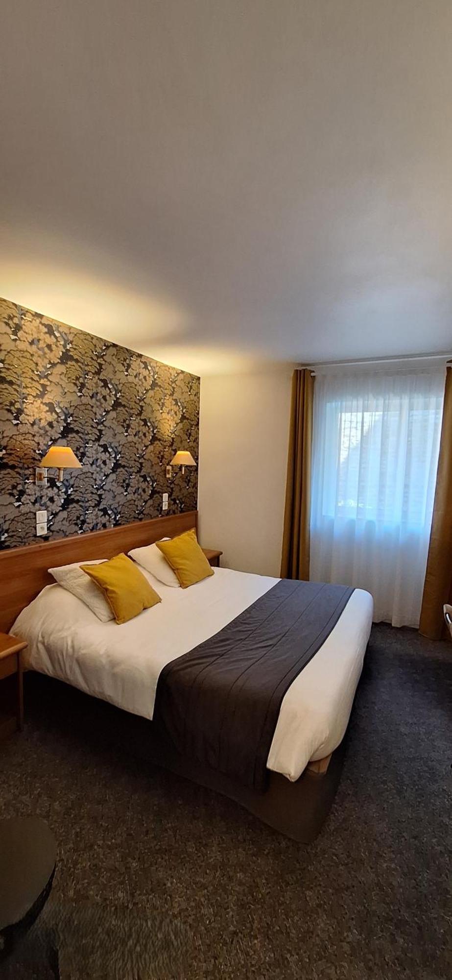 Brit Hotel Le Cygne Saint-Hilaire-du-Harcouët Eksteriør billede