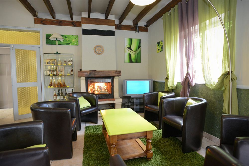 Brit Hotel Le Cygne Saint-Hilaire-du-Harcouët Eksteriør billede